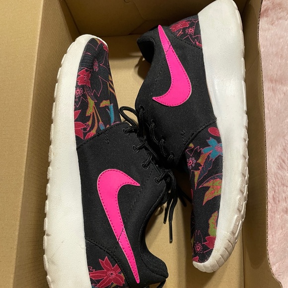 Rare Nike roshe run rosherun Aloha pack flower print black pink blue - Picture 2 of 10